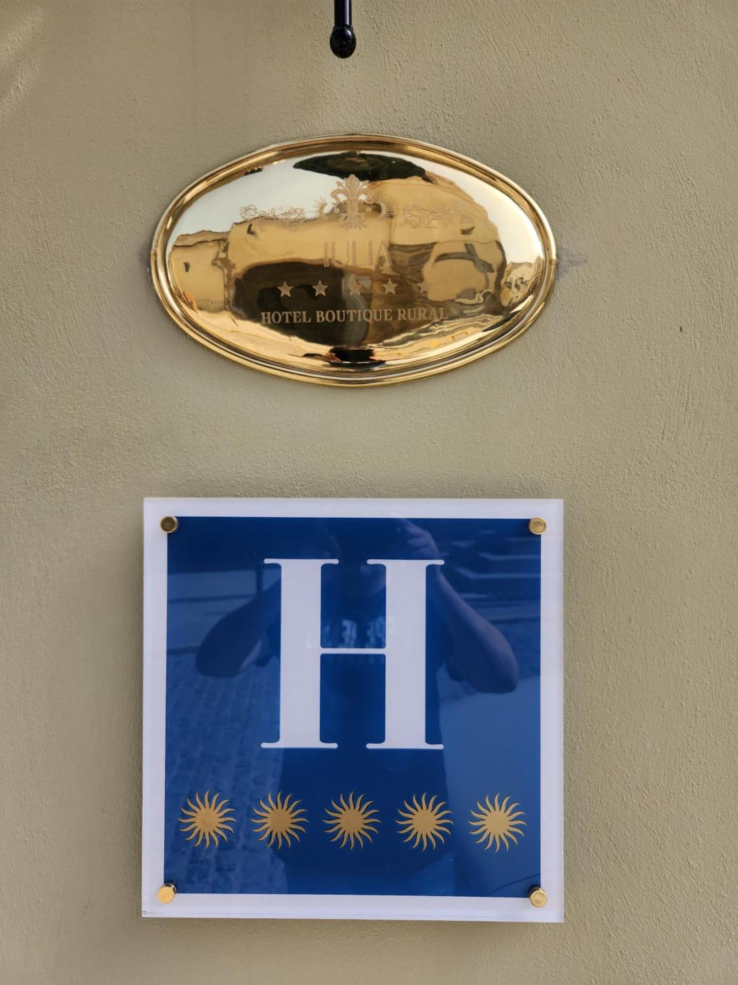 Hotel Boutique Iulia 5 Estrellas Medina de las Torres Luaran gambar